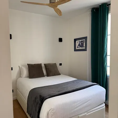 Luxurious - Center Of *